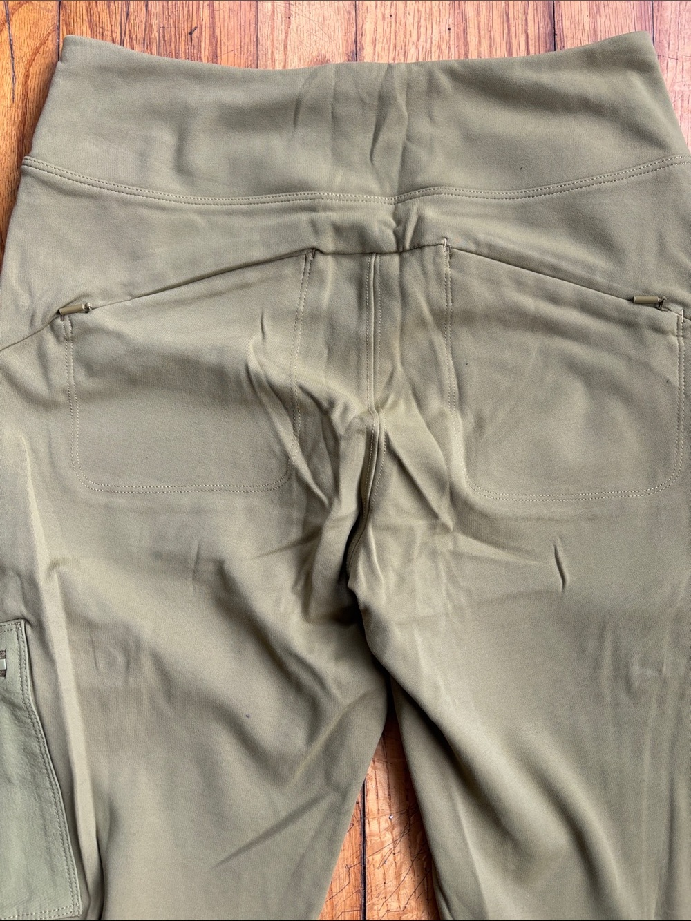 Athleta women’s Olive Green Performance Cargo Pants - Picture 6 of 11